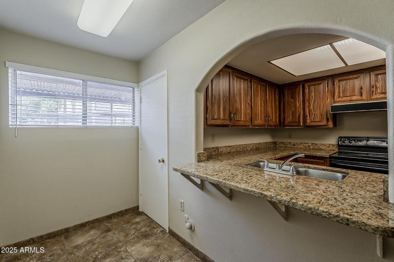 15-web-or-mls-Holmes Ave 140-15