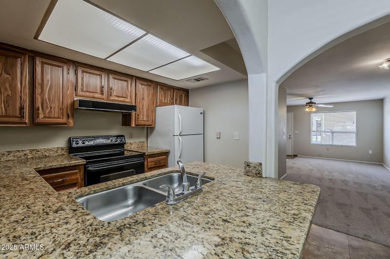 18-web-or-mls-Holmes Ave 140-18