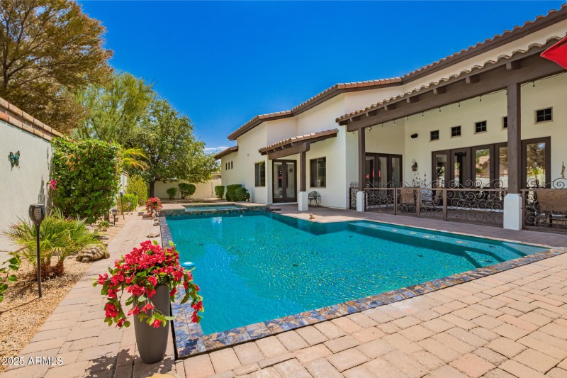 Crystal Clear & Inviting