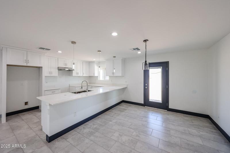 Kitchen/Dining Space