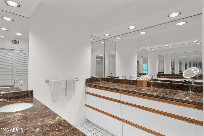 Ensuite Master Bathroom