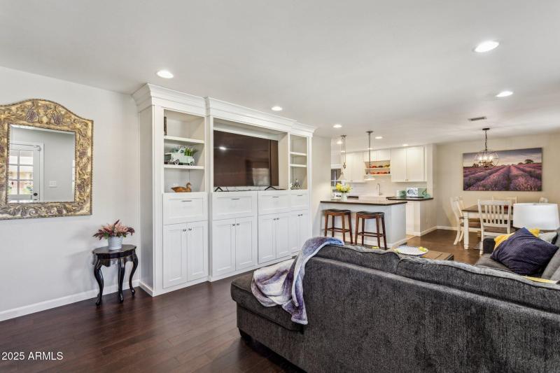 3-web-or-mls-3609-e-fairmount-ave