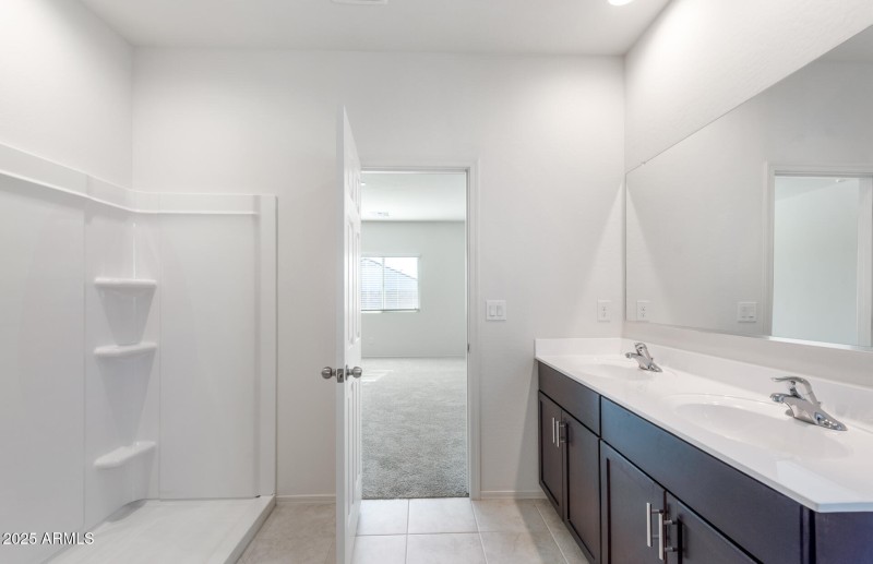 13 - Owner Bathroom
