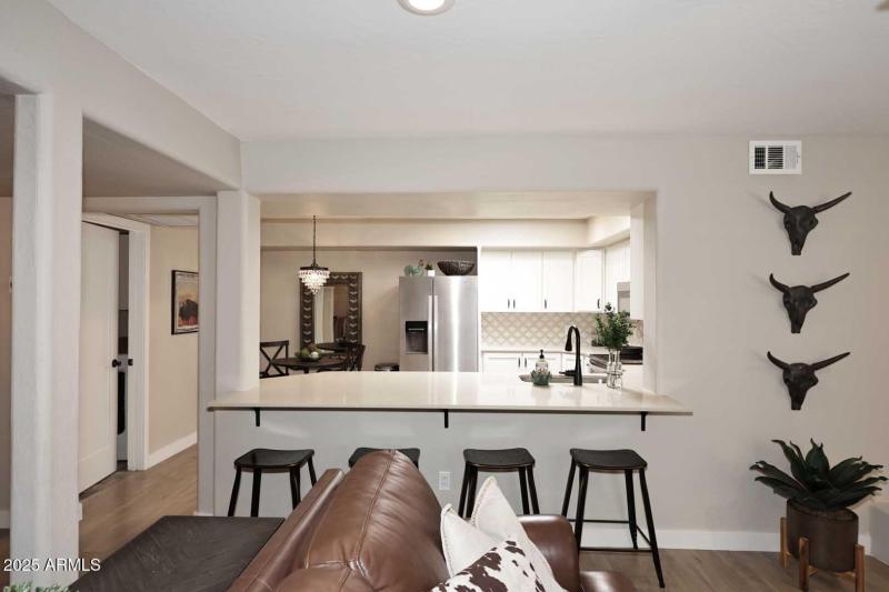 6249 - #13 - Kitchen-Bar