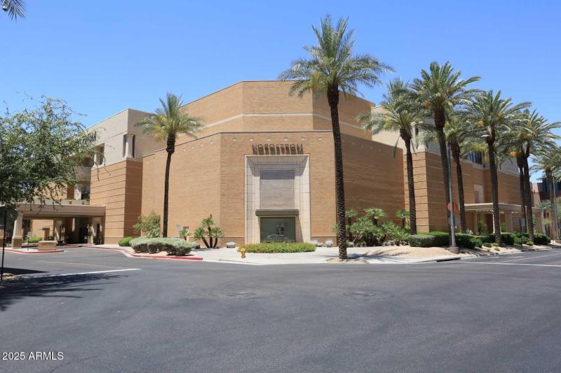 NORDSTROM - FASHION SQUARE MALL