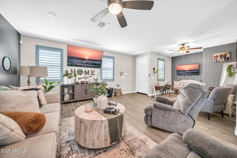 12038 W Davis Ln-5