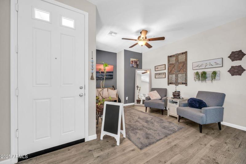 12038 W Davis Ln-10