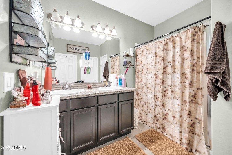 12038 W Davis Ln-20