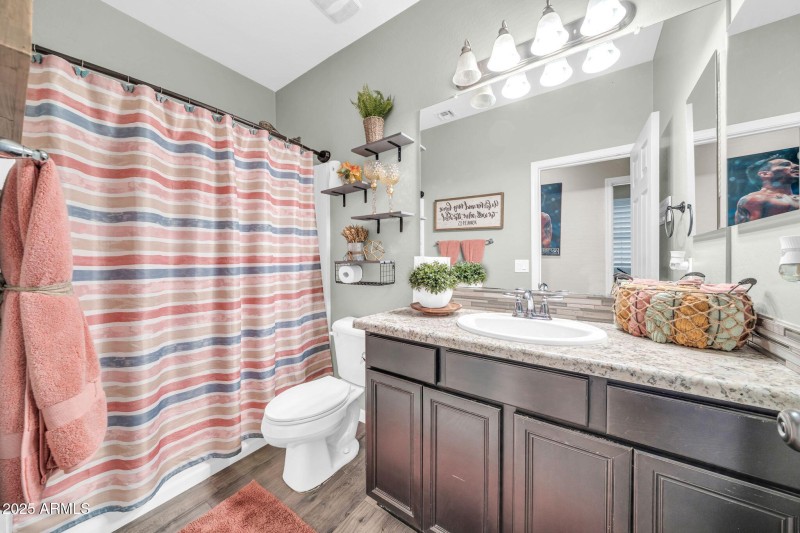 12038 W Davis Ln-24