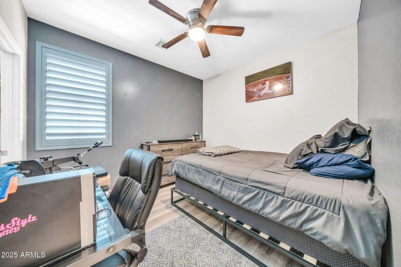 12038 W Davis Ln-26
