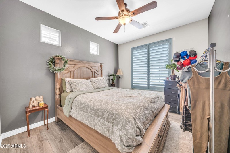 12038 W Davis Ln-29