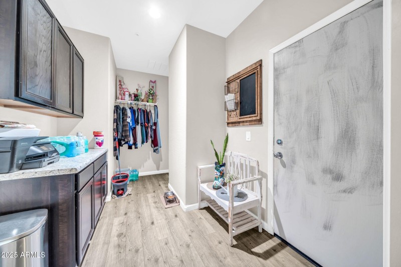 12038 W Davis Ln-31