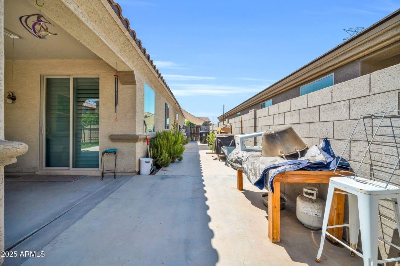 12038 W Davis Ln-38