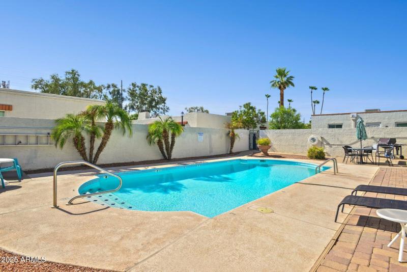 14-web-or-mls-8046-e-oak-st