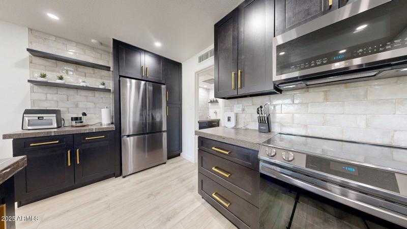 5995-N-78th-St-Unit-2078-08112025_104428