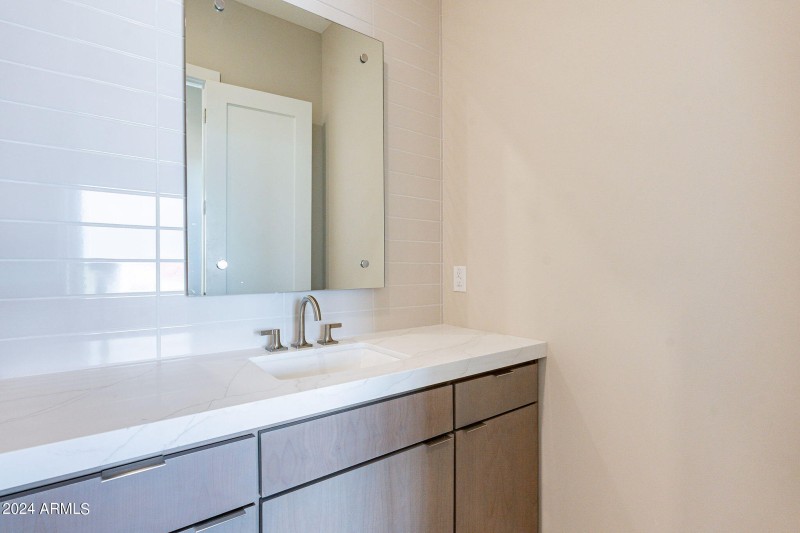 Guest Casita Bath
