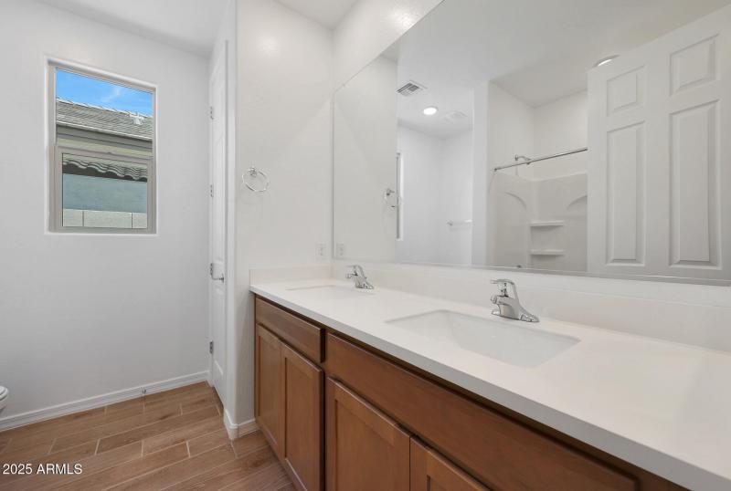 PHX_Landmarke_Lot 1069_AZure_823_bath2