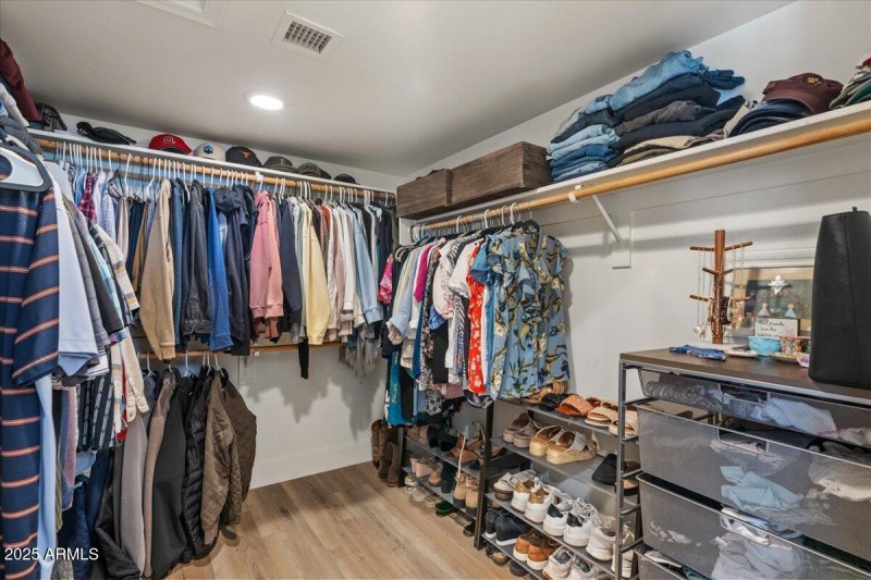 31-Primary closet