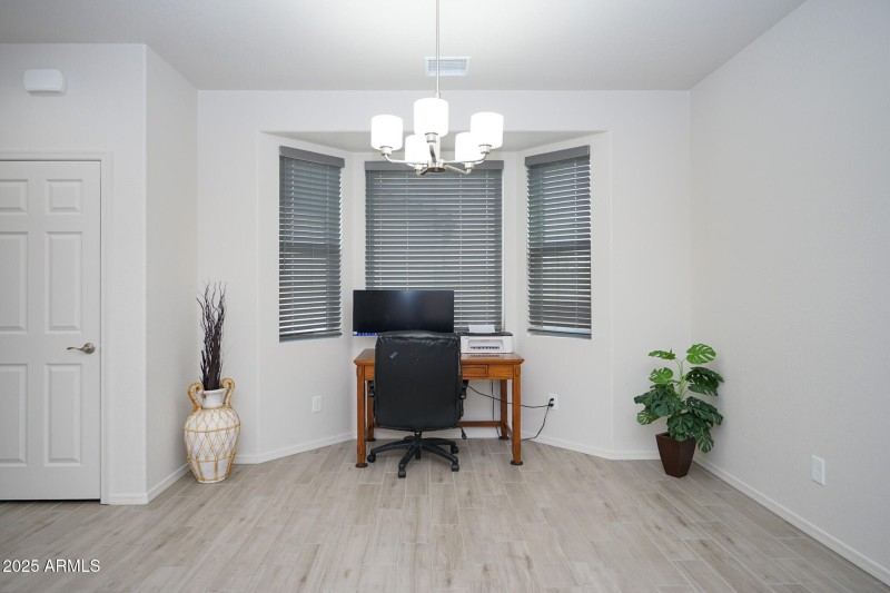 Formal Dining /Bonus Room (2)