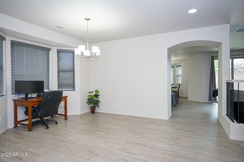 Formal Dining / Bonus Room