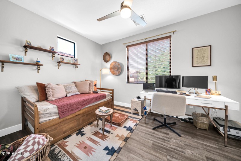 9551 E Redfield Rd-25