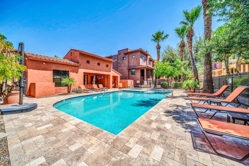 9551 E Redfield Rd-40