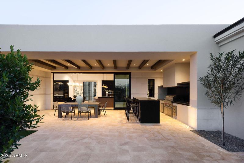 Outdoor Kitchen