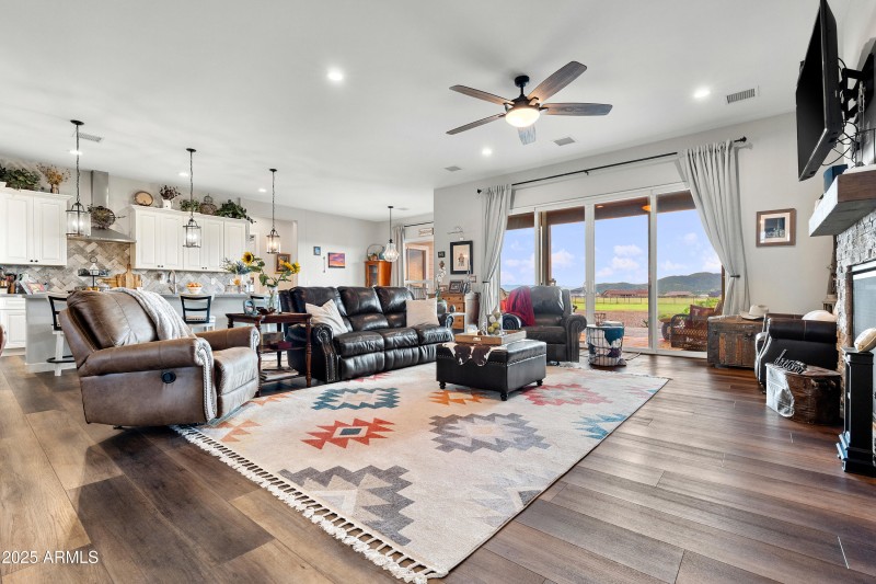 05-Living Room