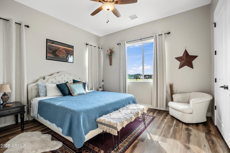 27-Guest Bedroom