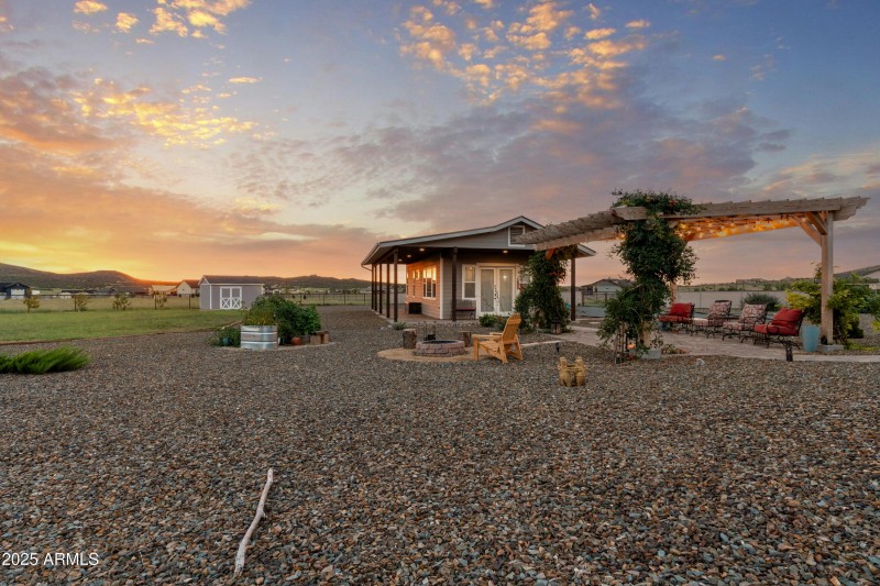 38-Backyard Guest House