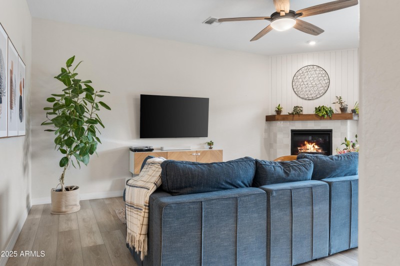 06-Living Room