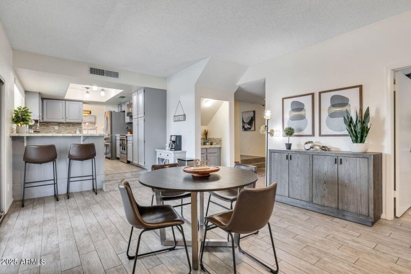 Casual Dining Off Family Room