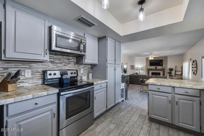 Modern Kitchen with Open Flow