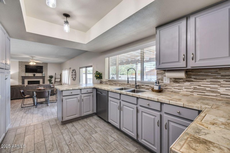 Scenic Kitchen with Mountain Views