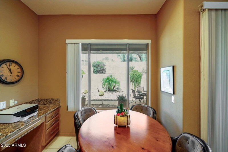 Kitchen Dining Area Has Mountain View