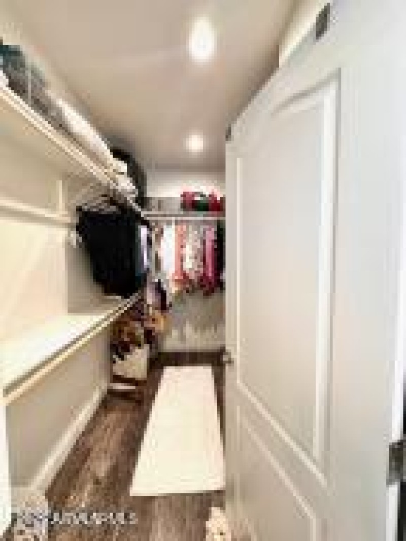 wal-kin closet