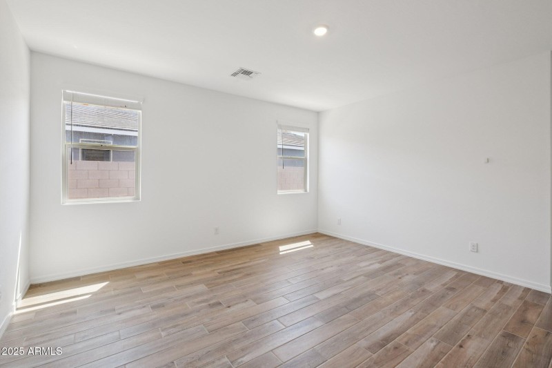 18-web-or-mls-W Old Timer Rd-S1008-018