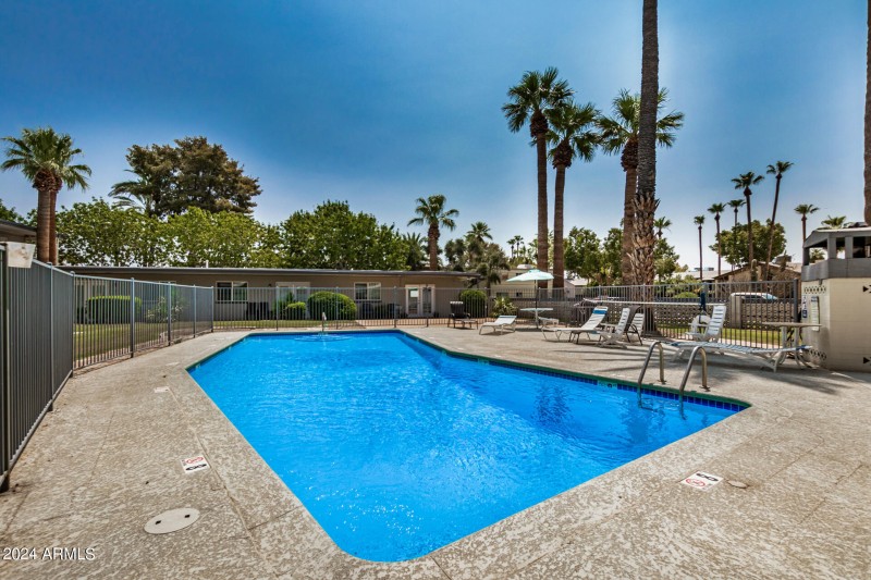 Americana Sparkling Pool