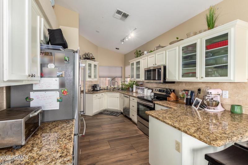 6884b5_15 - Raftriver