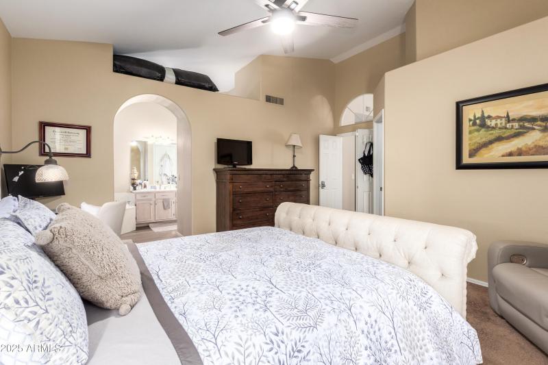 6884b5_20 - Raftriver