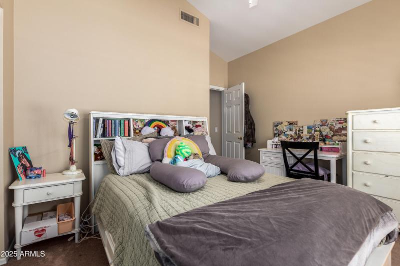 6884b5_25 - Raftriver