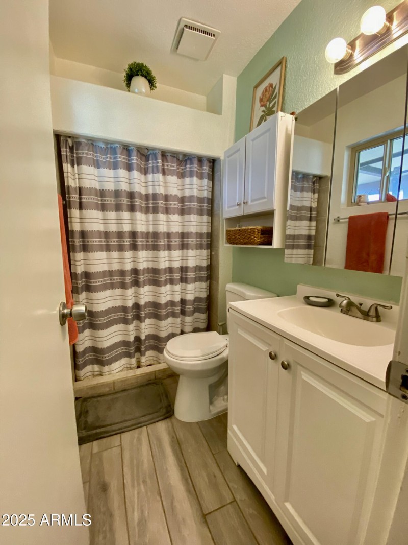 EFB713FF-4870-441E-A237-60B7611C472E