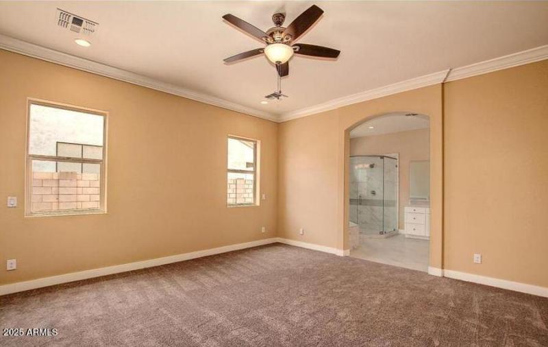 25 MasterBedroom