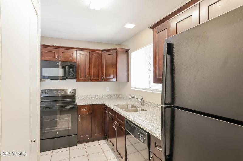 005-photo-kitchen-11372756