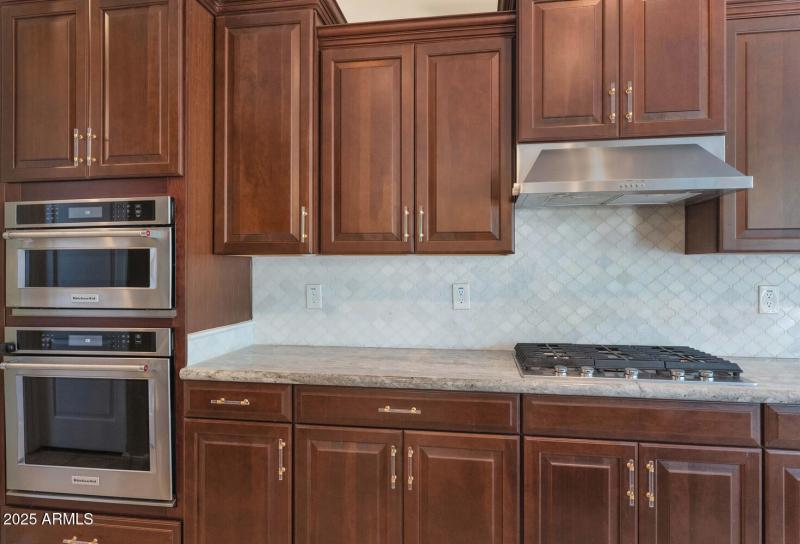 10718 E Lumiere Ave-large-014-039-10718