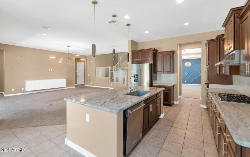 10718 E Lumiere Ave-large-015-025-10718