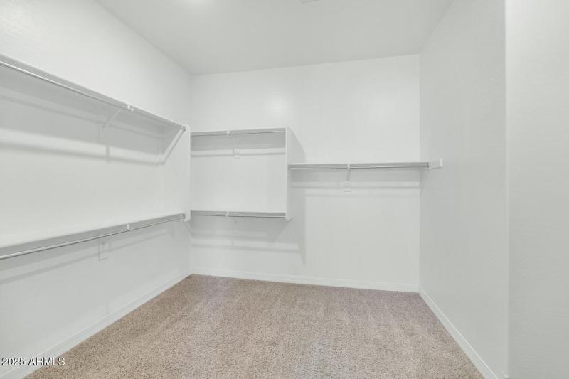 10718 E Lumiere Ave-large-021-015-10718