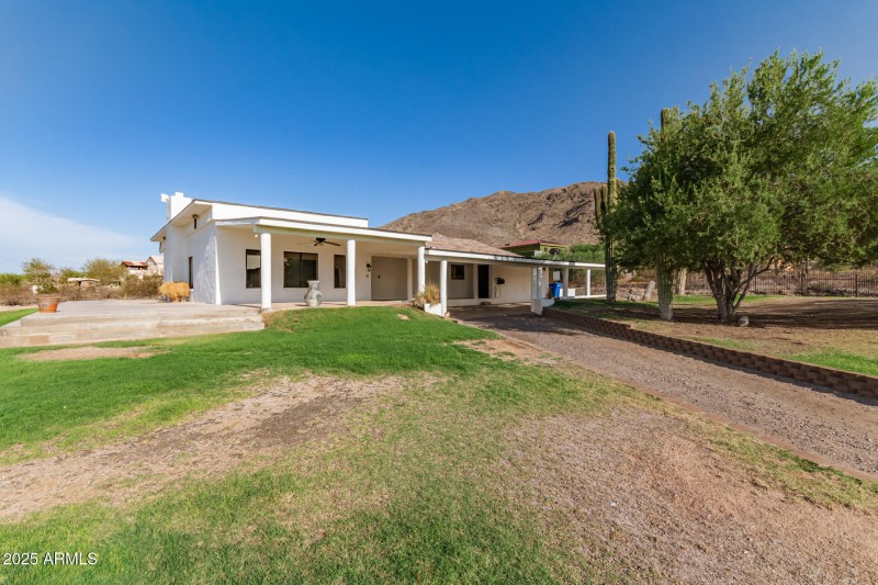 Front has 2 circular drives