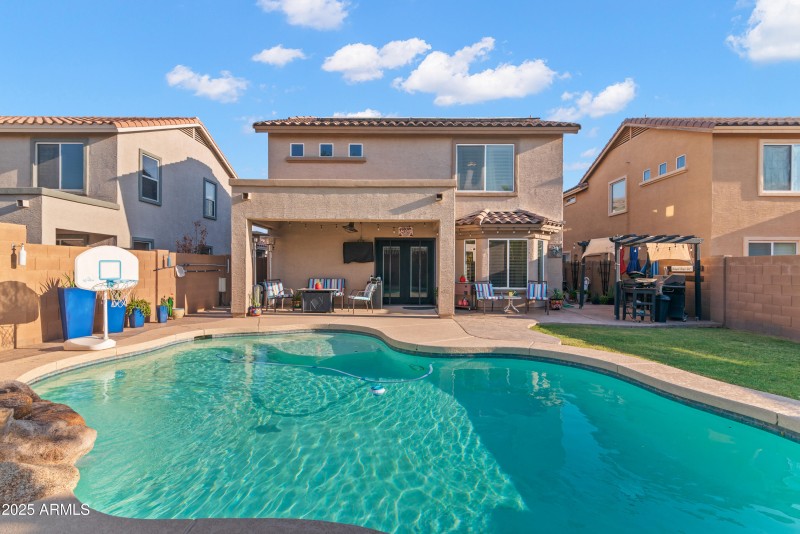 38_41172 w cahill dr-38