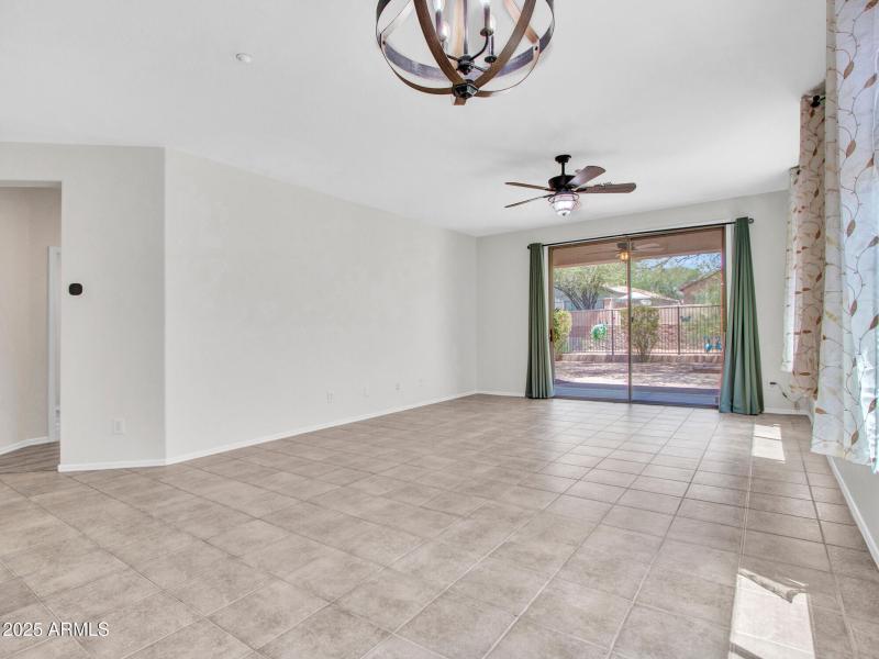 02-Living-&-Dining-area-(2)